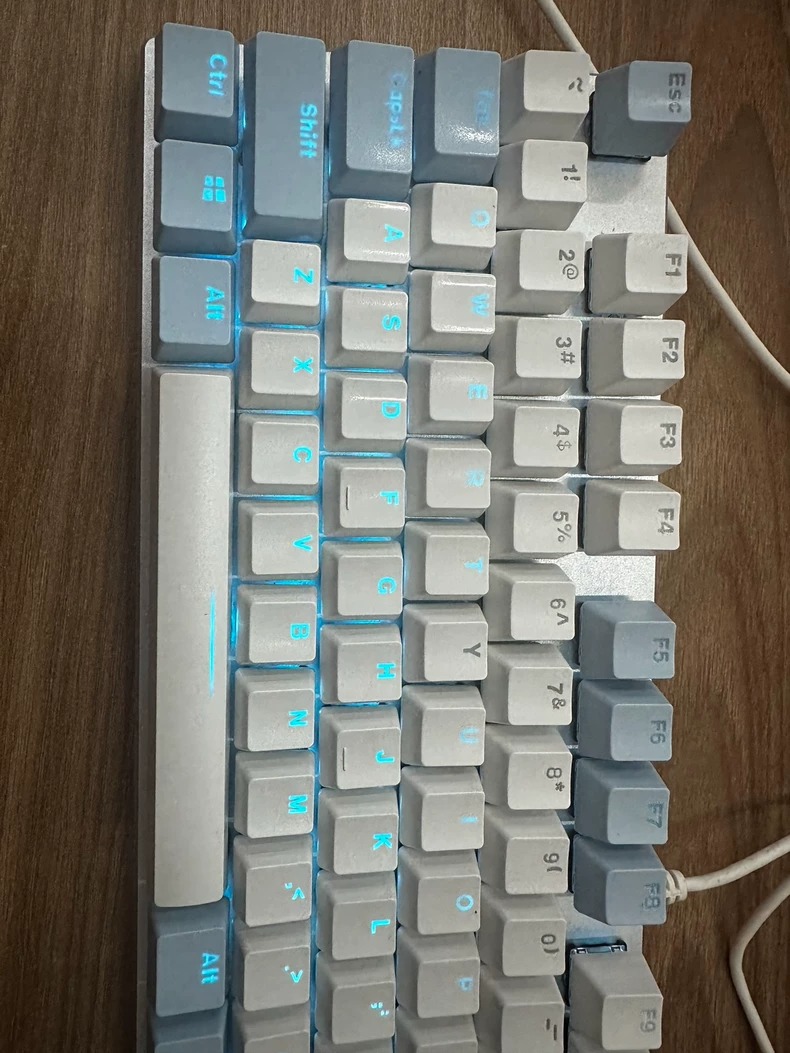 达尔优游戏办公机械键盘 108键 青轴 敲击声音很好听 自用平时很少使用用不太到很新 可以打游戏 官方旗舰店正品 159购入，想要的来，包邮出